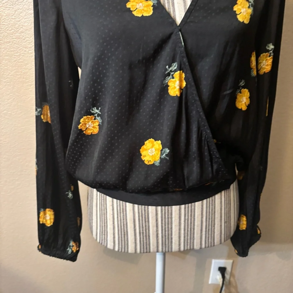 Madewell Top Small Bubble-Sleeve Wrap Top Black Floating Florets Yellow Floral - Picture 5 of 16